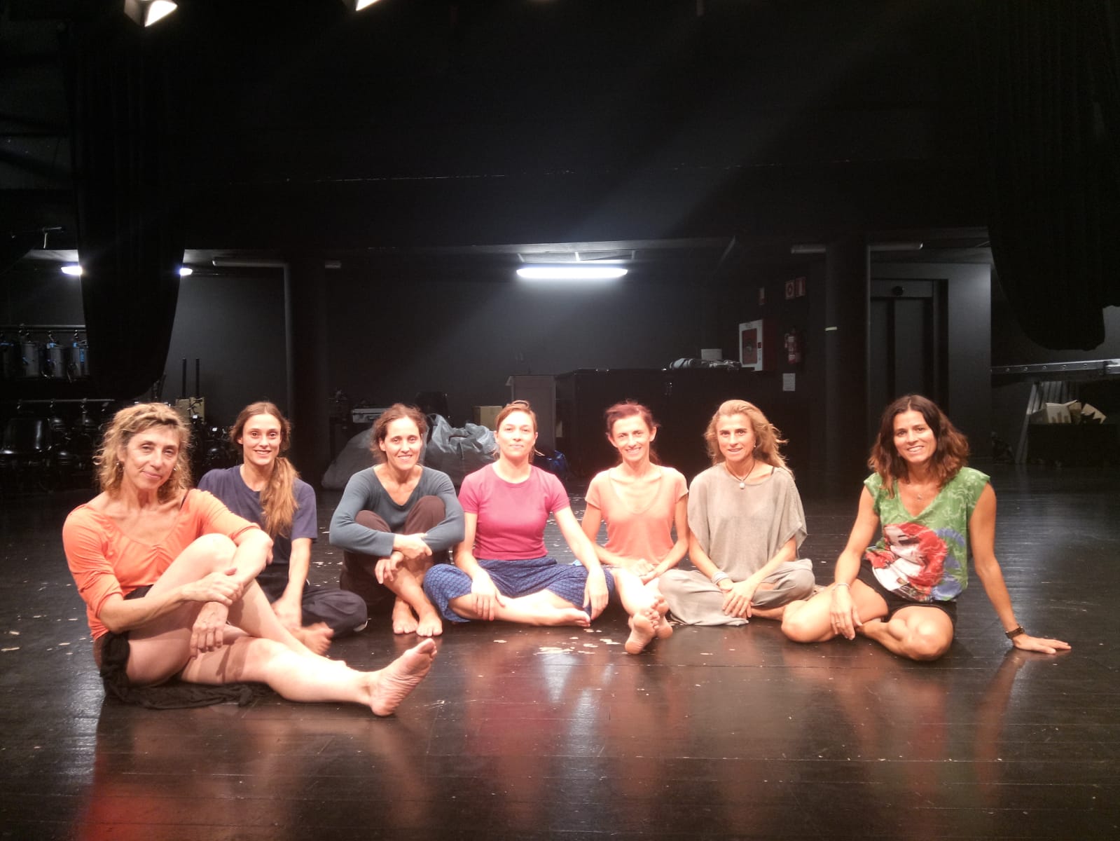 Esta Semana La Directora De La Compañía De Danza Organik Nos Ha Invitado A Que Compartiéramos Con Ella Y Las 5 Bailarinas Una Sesión De Yoga De Cachemira.